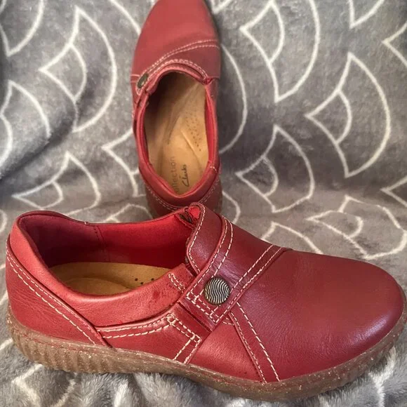 Clarks Caroline Pearl Red Leather Loafer - Size 6.5 - Picture 4 of 6
